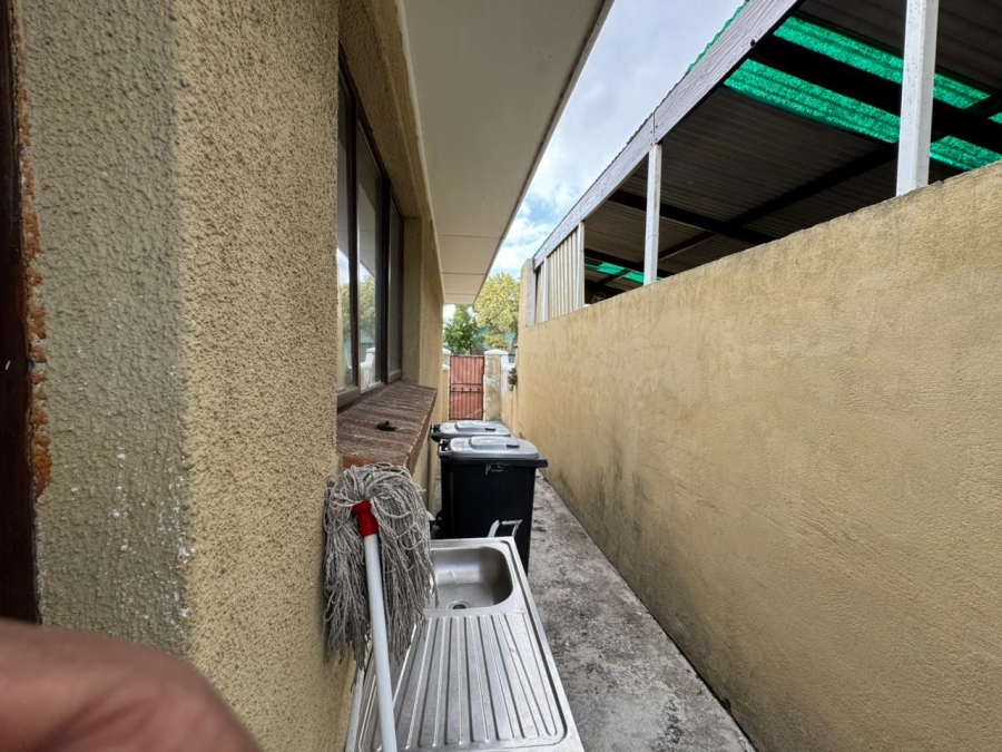 3 Bedroom Property for Sale in Park Village Western Cape